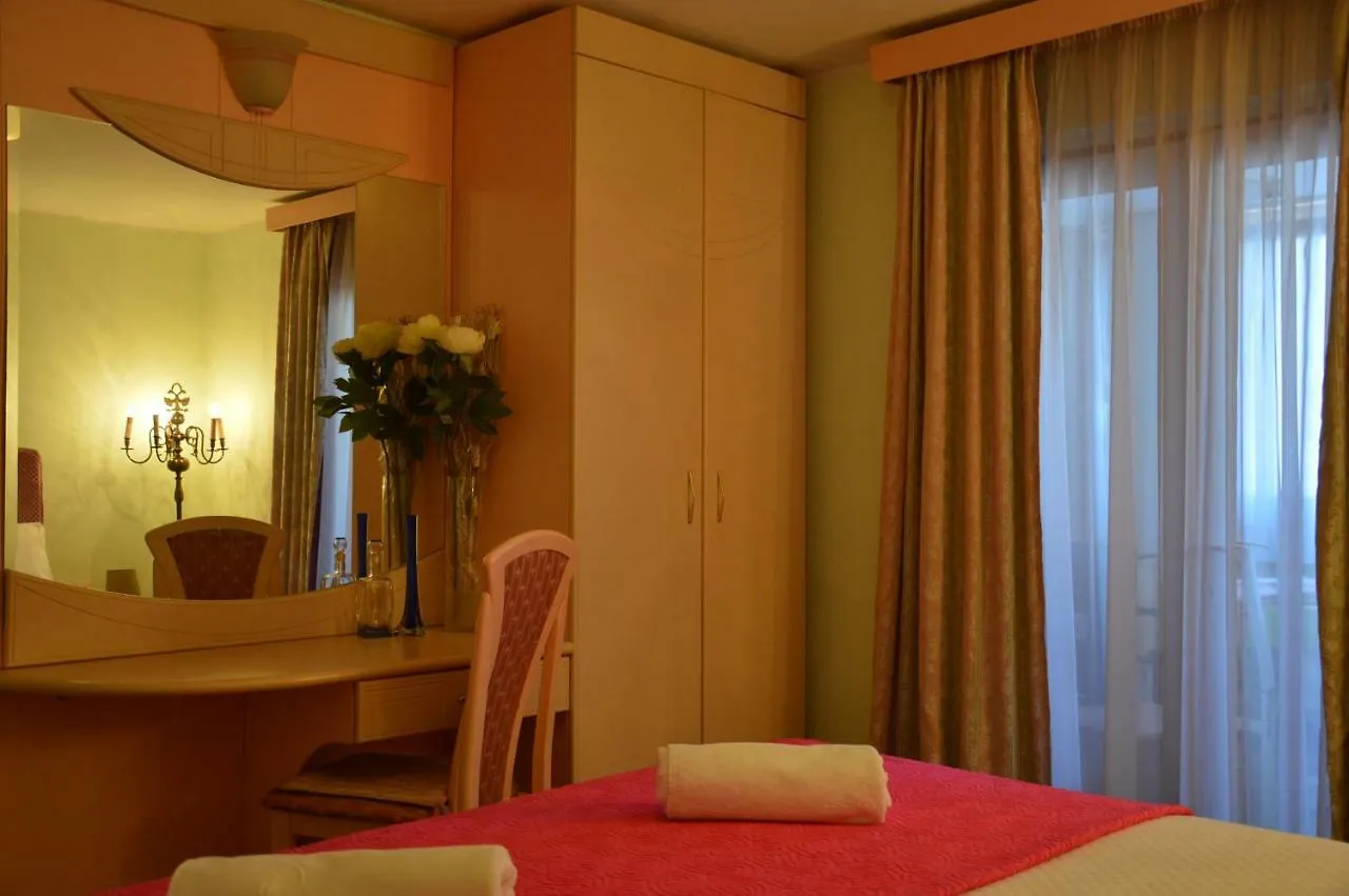 Hous Mira Apartment Porec 0*,